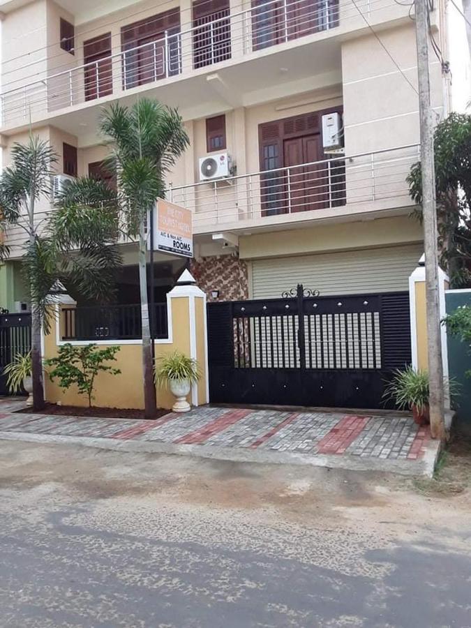The City Tourist Hotel Anuradhapura Exterior foto