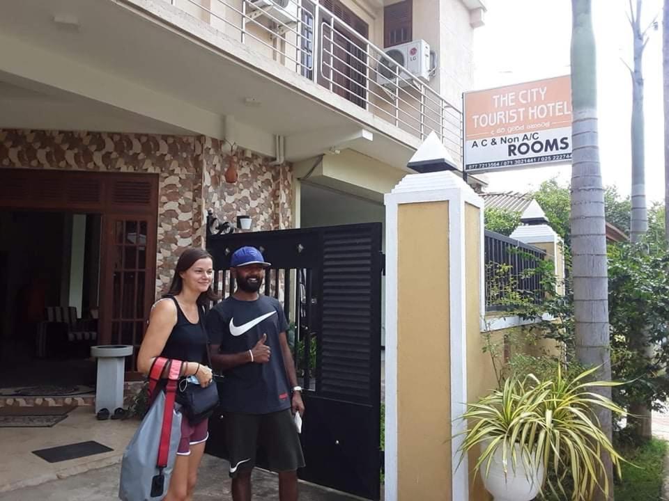 The City Tourist Hotel Anuradhapura Exterior foto