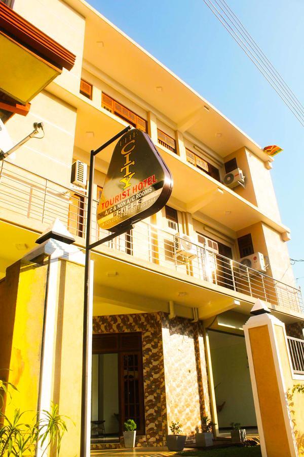 The City Tourist Hotel Anuradhapura Exterior foto